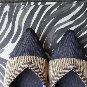 Rothys Sand Dune Captoe Points 8.5 RARE